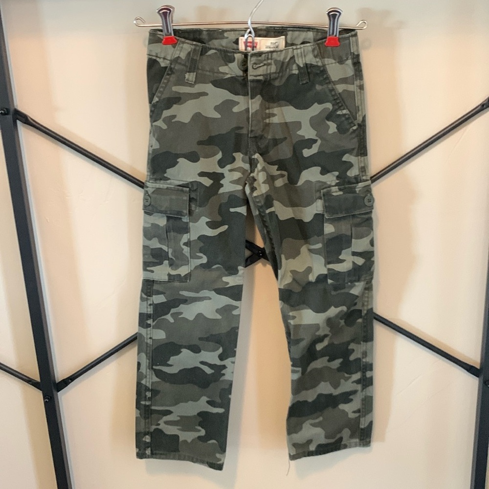 Levi’s Strauss 514 straight Camo Pants